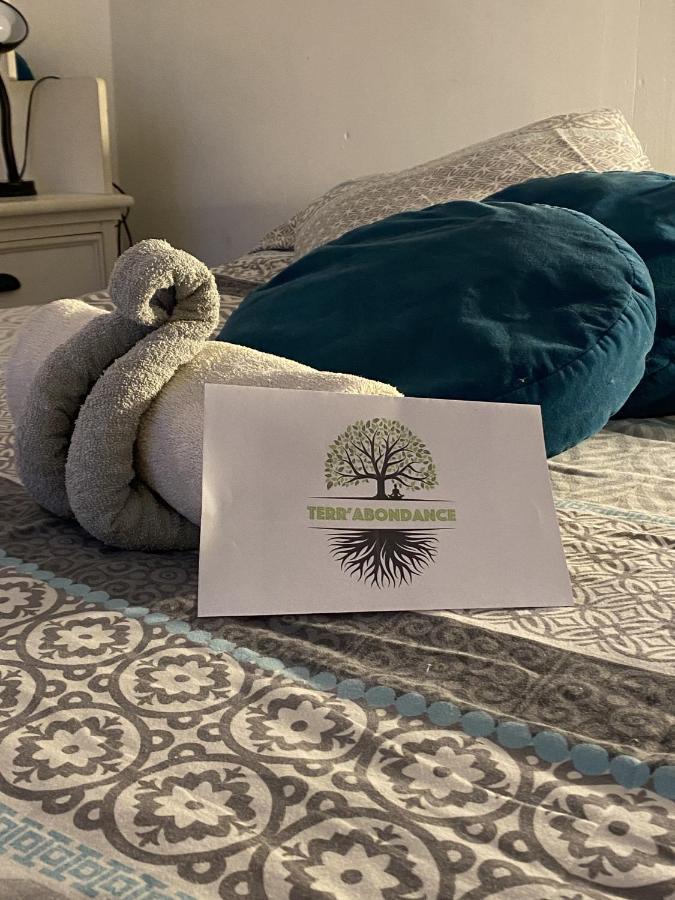 Adorable Gesthouse Avec Parking Gratuit Sur Place. Daire Le Chene Dış mekan fotoğraf