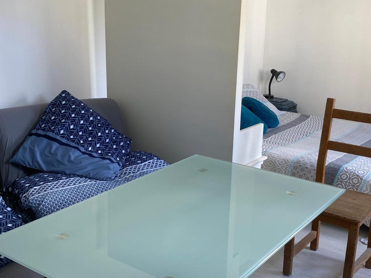 Adorable Gesthouse Avec Parking Gratuit Sur Place. Daire Le Chene Dış mekan fotoğraf